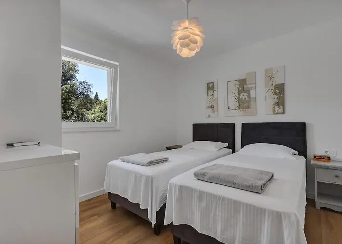 Adele ماكارسكا